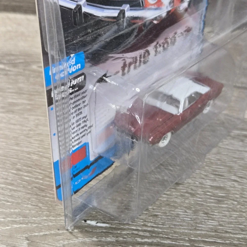 Auto World Ultra Red 74 Dodge Challenger Rallye 1:64 Diecast Chase Car 382B Rare